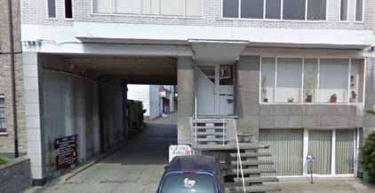 Garagebox te huur in het centrum van Aalst op een toplocatie.Kan ook aangekocht worden.
Graag meer informatie: immo@kantoorleemans.be of 02/306.90.00