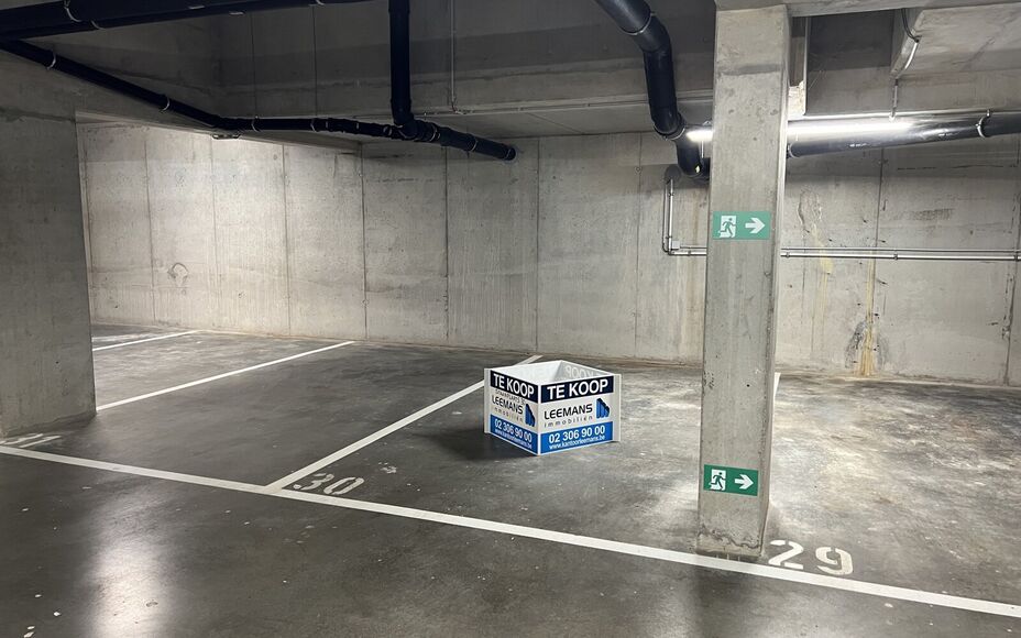 Parking intérieur à vendre à Asse