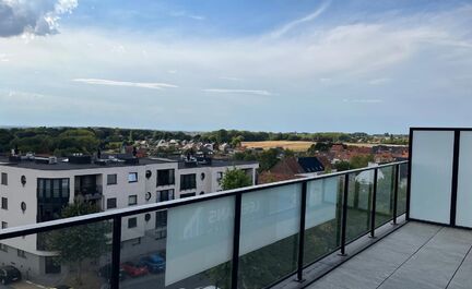 LEEMANS immobiliën biedt u deze moderne penthouse (nieuwbouwappartement) aan. Te huur op TOPLOCATIE in centrum van Asse / zijde Gildehof.

Op zoek naar een ruim en zeer gezellig appartement op wandelafstand van de Kerk (50m), de markt (250m) met de gezel